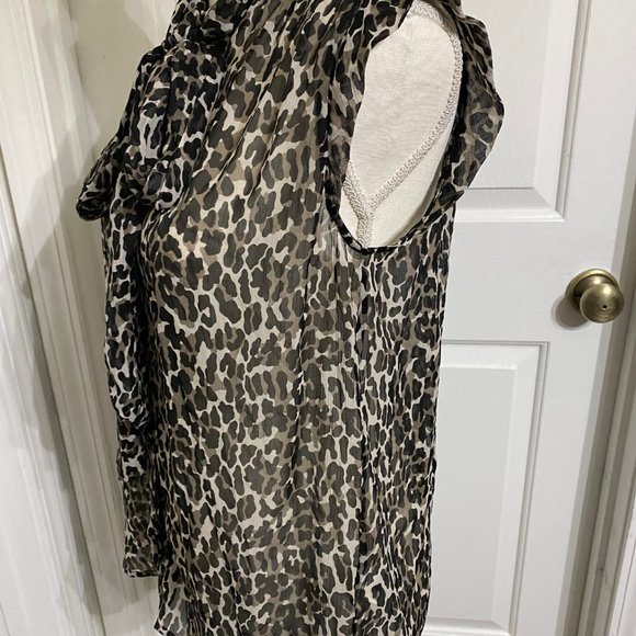 French Connection S/6 Light Weight Top with Tie at Neckline - Picture 4 of 10